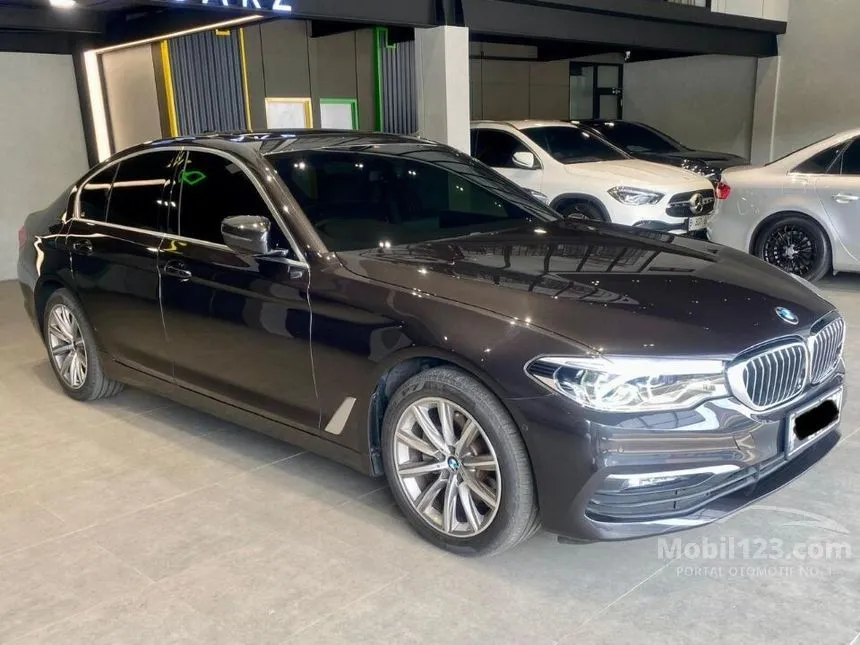 Jual Mobil BMW 520i 2020 2.0 di DKI Jakarta Automatic Sedan Abu