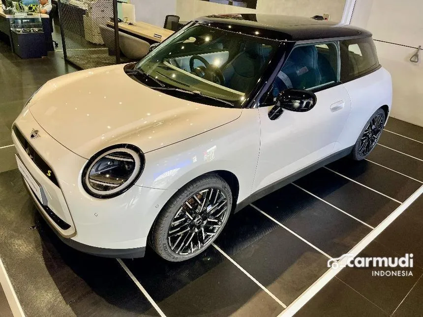 2024 MINI Cooper S Electric Resolute Edition 3 Door Hatchback