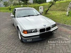 1996 BMW 323i 2.5 Sedan