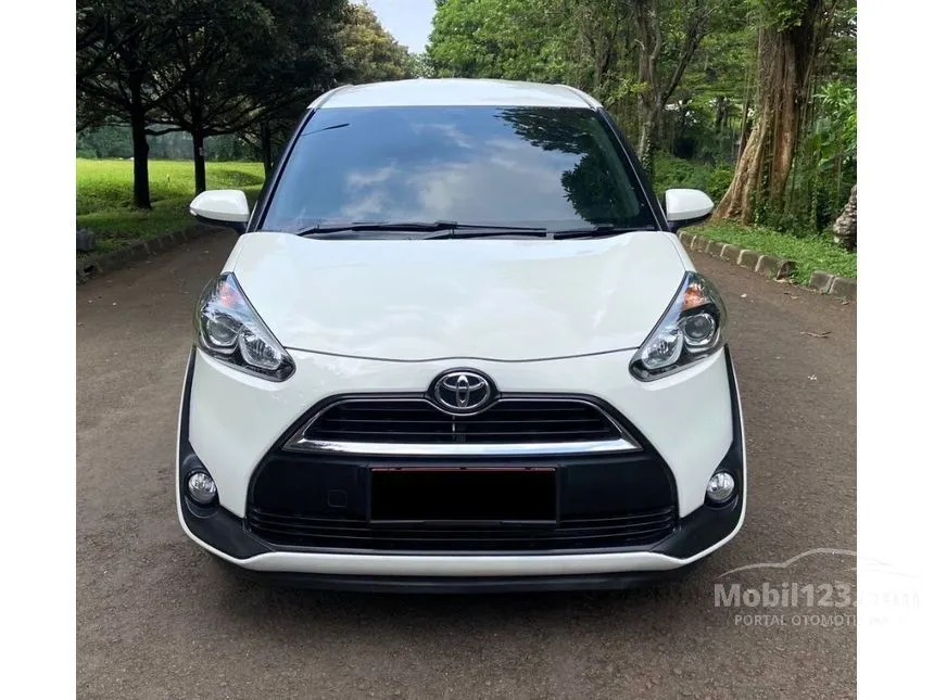 Jual Mobil Toyota Sienta 2018 V 1.5 di Banten Automatic MPV Putih Rp 163.000.000
