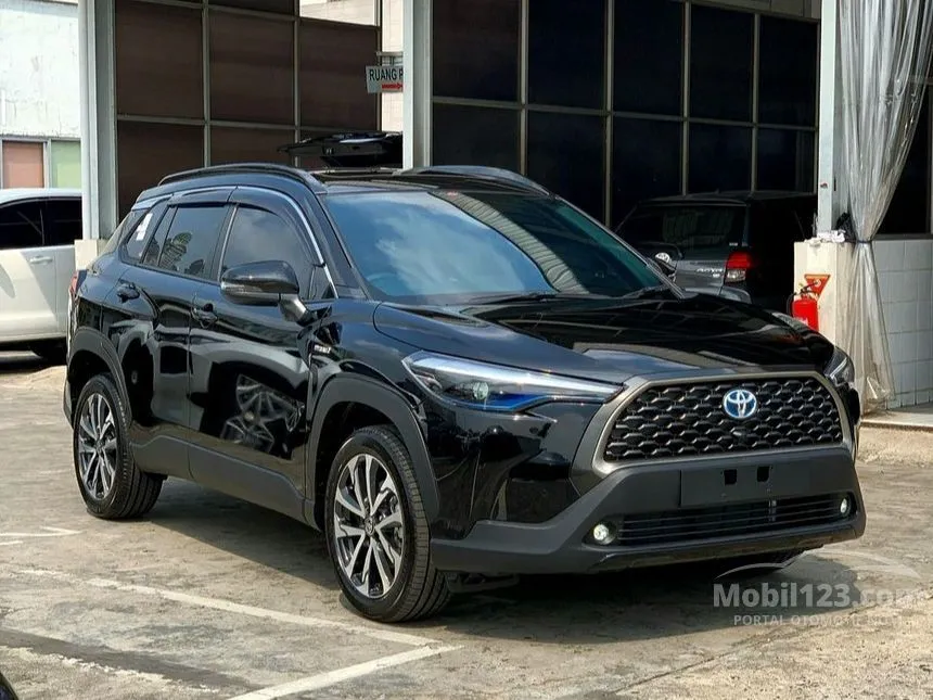 Jual Mobil Toyota Corolla Cross 2023 Hybrid 1.8 di Jawa Barat Automatic Wagon Hitam Rp 459.000.000