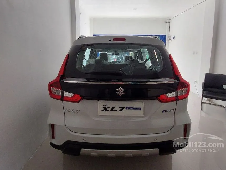 Jual Mobil Suzuki XL7 2024 BETA Hybrid 1.5 di Jawa Barat Automatic Wagon Putih Rp 267.200.000
