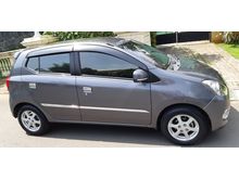 2013 Daihatsu Ayla X-AT plat baru pajak panjang, barang simpanan, record bengkel resmi Daihatsu rutin, ban baru ganti, tangan pertama ada faktur pengguna wanita