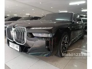 2023 BMW 735i 3.0 M Sport Sedan