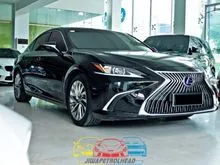 2019 Lexus ES300h 2.5 Ultra Luxury Sedan