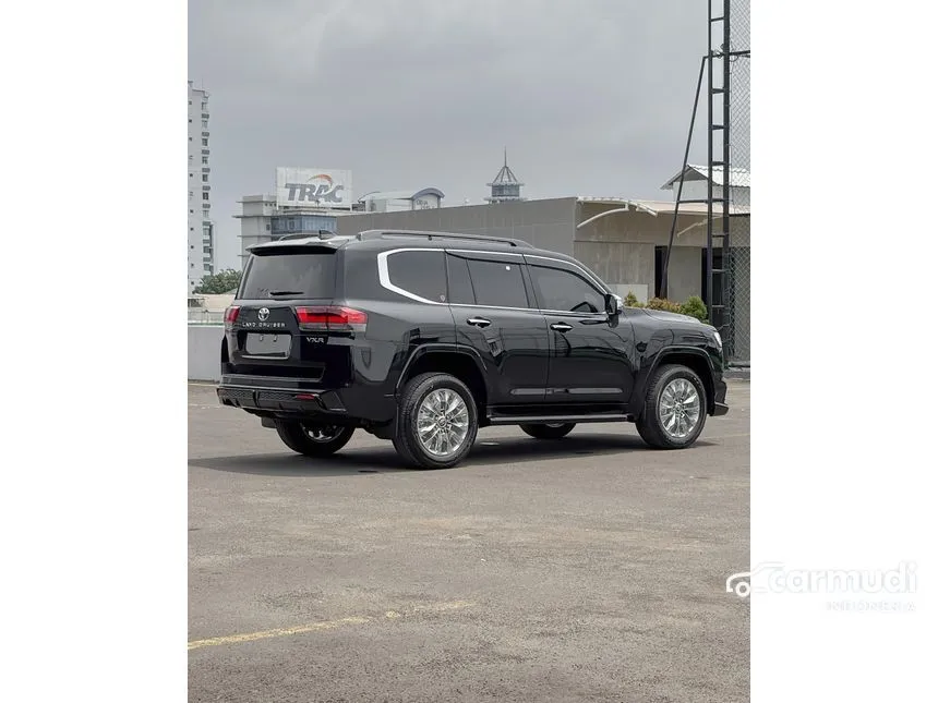 2026 Toyota Land Cruiser 300 VX-R SUV