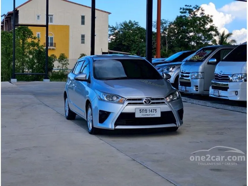 2015 Toyota YARIS G Hatchback