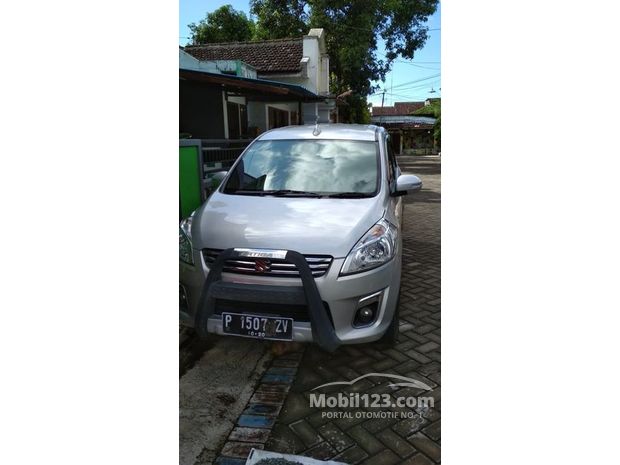 Suzuki Mobil  Bekas  Baru  dijual  di Banyuwangi  Jawa timur 