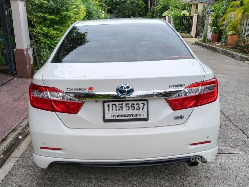 2013 Toyota CAMRY Hybrid DVD Sedan