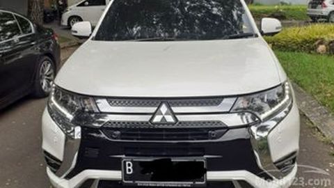 Mitsubishi Outlander PHEV Bekas 2019, Harga Turun Rp 354 Juta