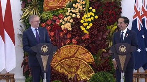 Jokowi Bahas Ekspor Mobil Buatan Indonesia di Depan PM Australia yang Baru