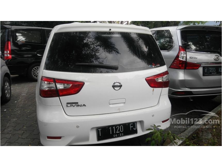 Jual Mobil Nissan Grand Livina 2017 XV 1.5 di DKI Jakarta 