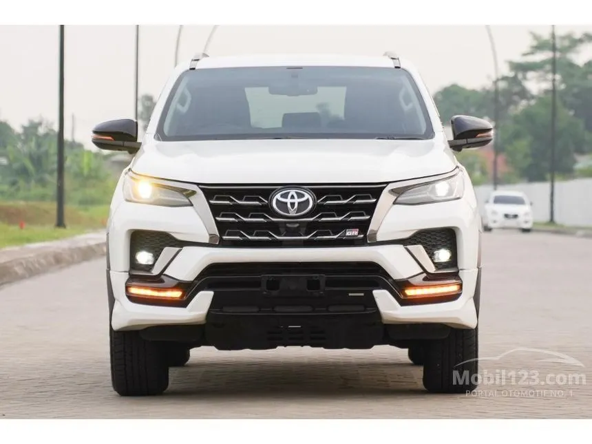 2023 Toyota Fortuner GR Sport 4X2 SUV