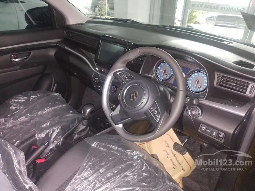 Jual Mobil Suzuki XL7 2024 BETA Hybrid 1.5 di Jawa Barat Manual Wagon Lainnya Rp 240.000.000