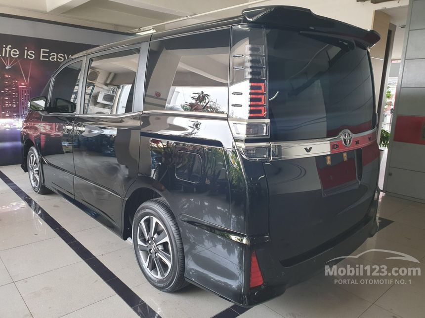  Jual  Mobil  Toyota  Voxy  2021 2 0 di DKI Jakarta Automatic 