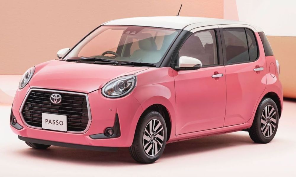 Toyota Passo Moda Charm รุ่นพิเศษสีชมพูหลังคาขาว ราคาเริ่มต้น 490,000 บาท