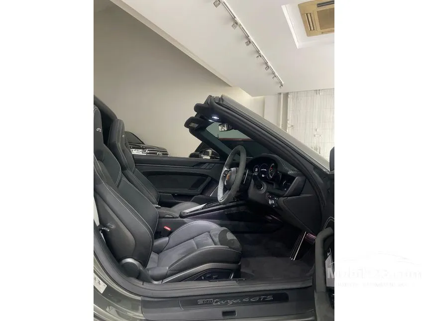 2023 Porsche 911 Targa 4S Convertible