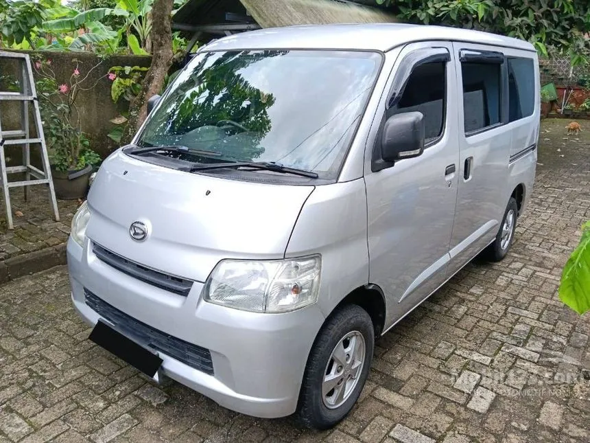 2020 Daihatsu Gran Max Mini Bus D Van