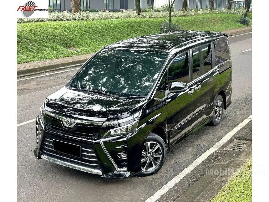2021 Toyota Voxy Wagon