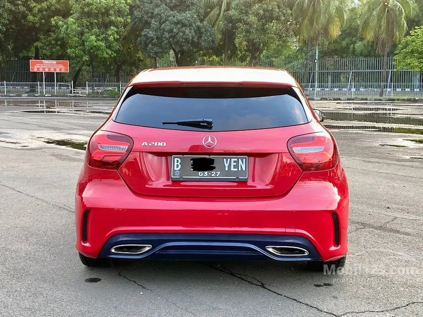 2015 Mercedes-Benz A200 Urban Hatchback