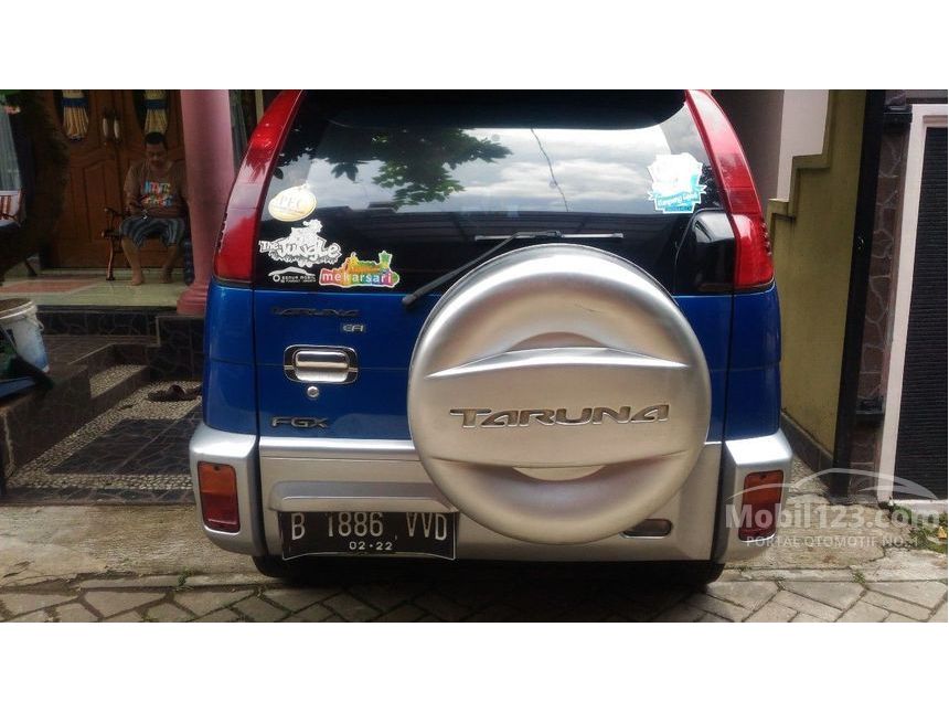 Jual Mobil Daihatsu Taruna 2003 FGX 1.5 di Banten Manual SUV Biru Rp 75