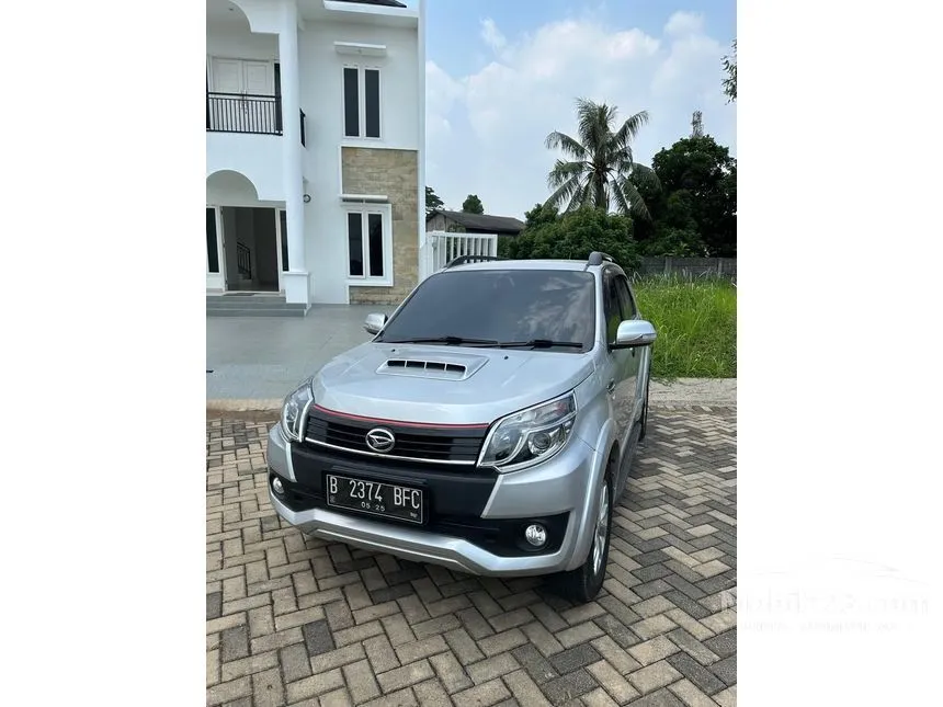 Jual Mobil Daihatsu Terios 2015 R 1.5 di Banten Automatic SUV Silver Rp 130.000.000