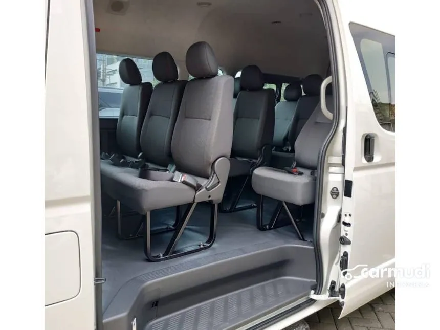 2024 Toyota Hiace Commuter Van Wagon