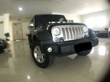 Jeep Wrangler 3.8 Th 2011 Hitam km 25rb full Chrome Kondisi Terawat