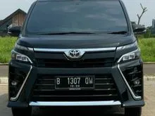 2018 Toyota Voxy 2.0 automatic Masih Gress Seperti Baru