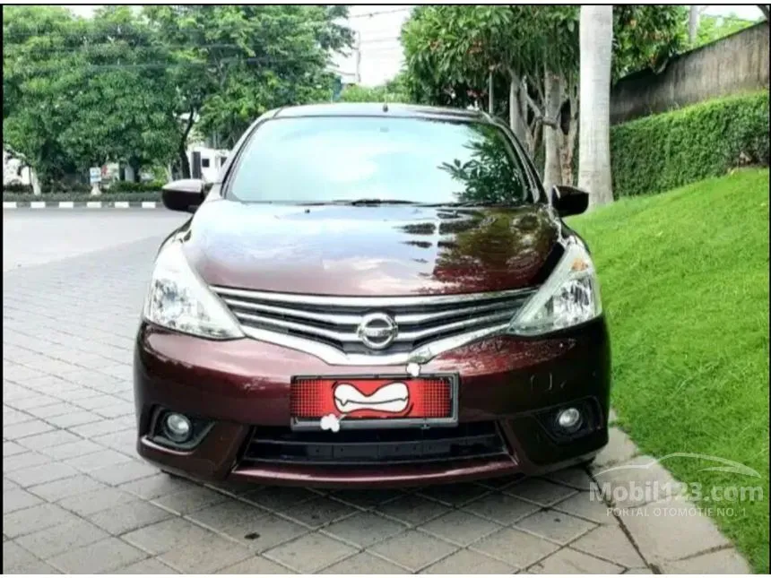 Jual Mobil Nissan Grand Livina 2013 XV 1.5 di Jawa Timur Automatic MPV Marun Rp 110.000.000