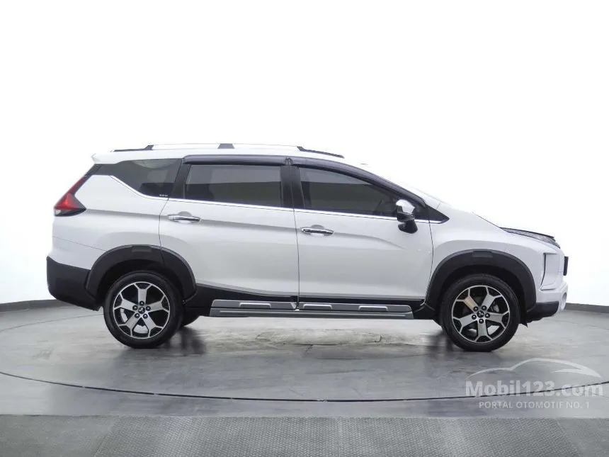 2022 Mitsubishi Xpander Cross Premium MPV