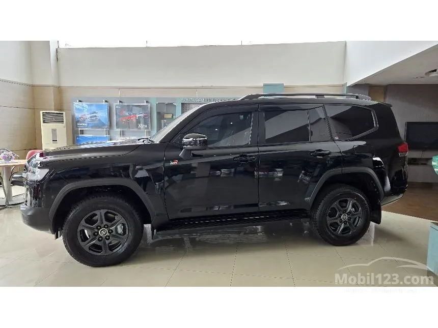 2026 Toyota Land Cruiser 300 GR-S SUV