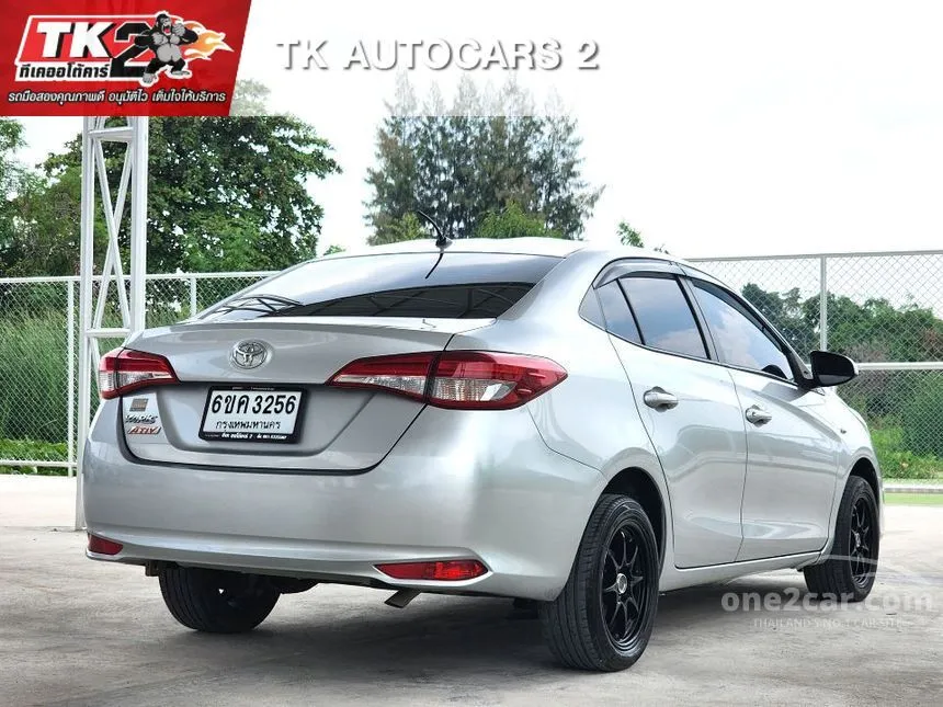 2018 Toyota Yaris Ativ J Sedan