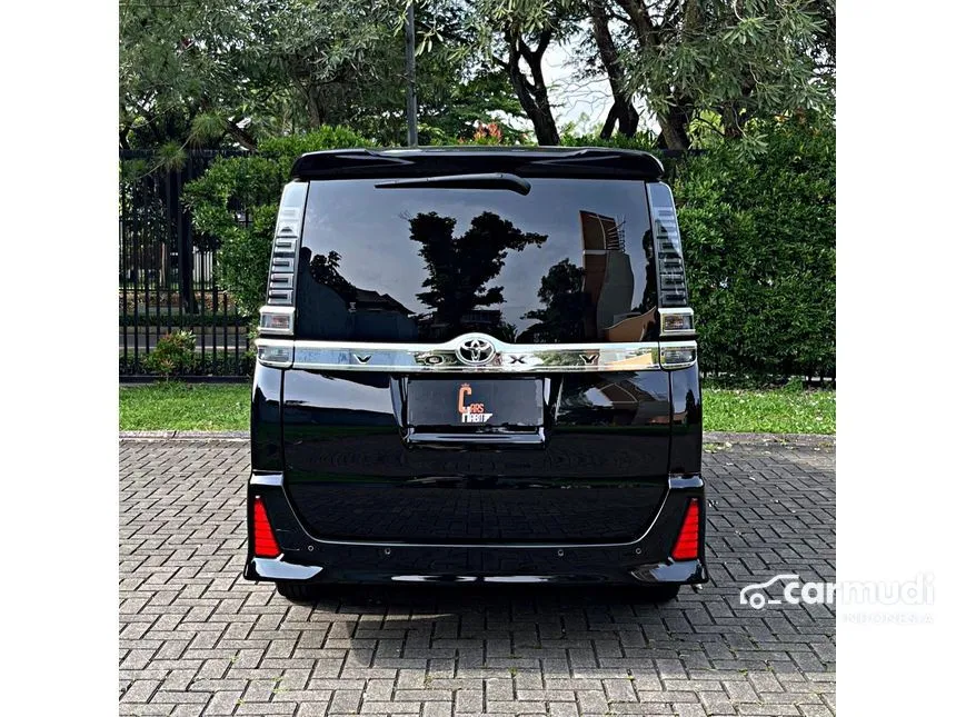 2019 Toyota Voxy MPV