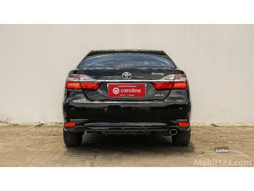 2017 Toyota Camry V Sedan