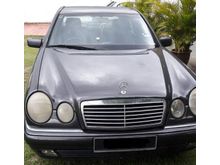1999 Mercedes-Benz E240 2.4 Classic Sedan