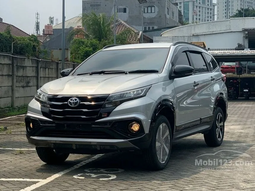 Jual Mobil Toyota Rush 2024 S GR Sport 1.5 di Jawa Barat Automatic SUV Silver Rp 239.000.000