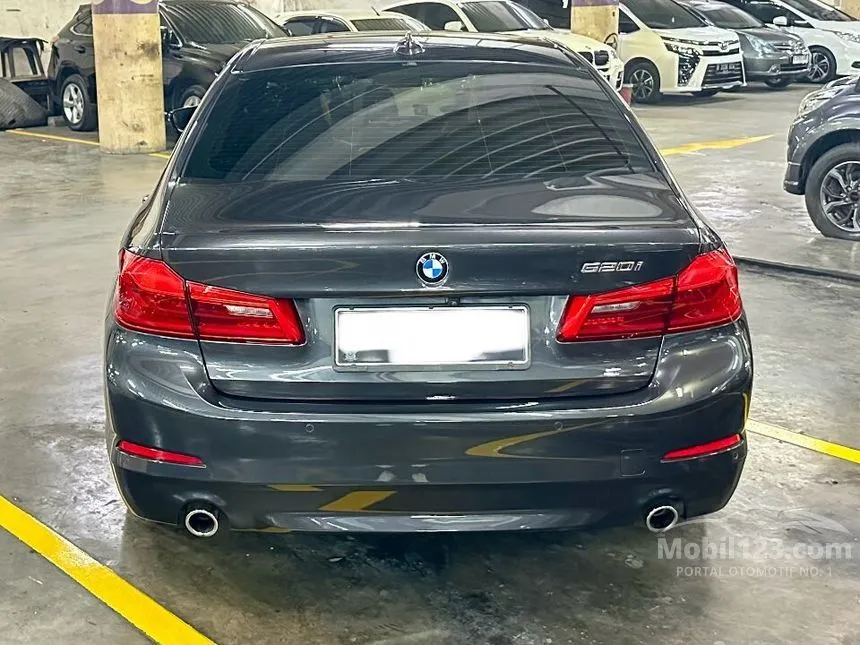 2020 BMW 520i Sedan