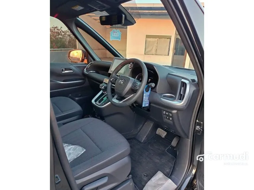 2025 Toyota Voxy (Premium Color) MPV
