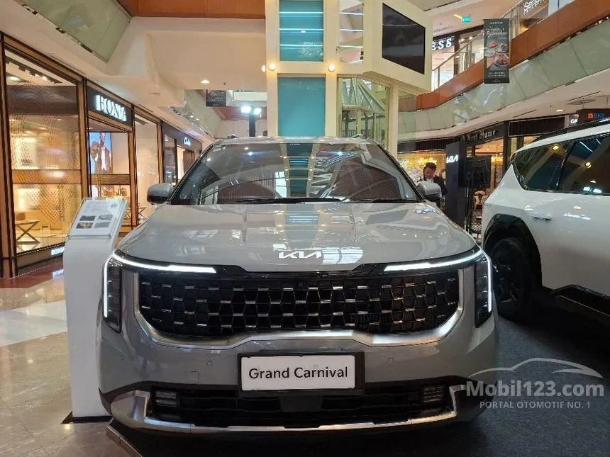 Jual Mobil KIA Grand Carnival 2024 Premier 7 Seater 2.2 di DKI Jakarta Automatic MPV Silver Rp 1.150.000.000