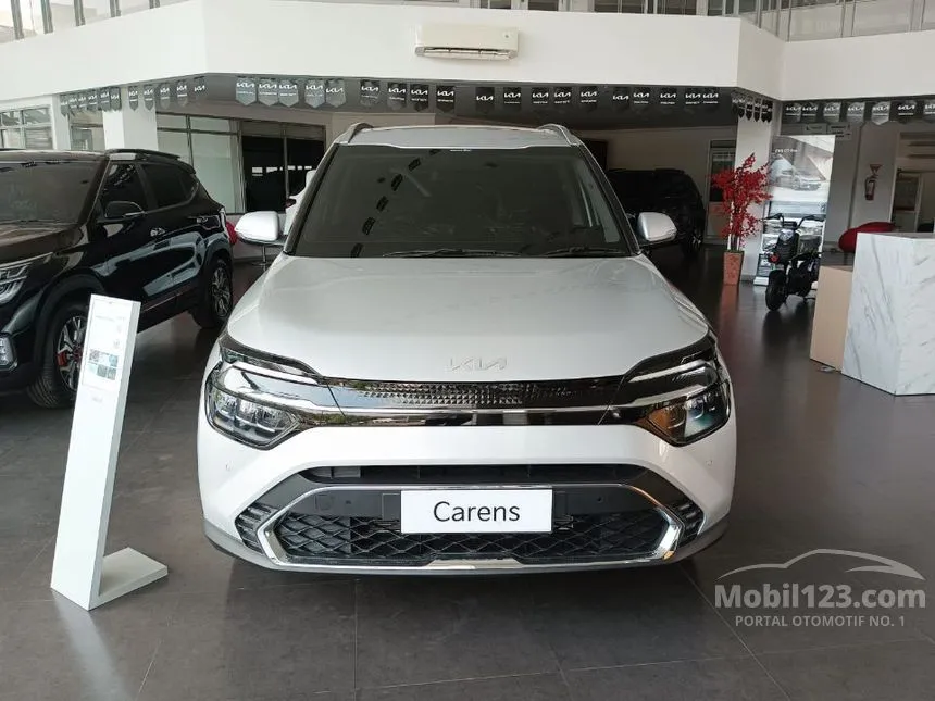 Jual Mobil KIA Carens 2024 Premiere 7 Seater 1.5 di DKI Jakarta Automatic MPV Putih Rp 370.000.000