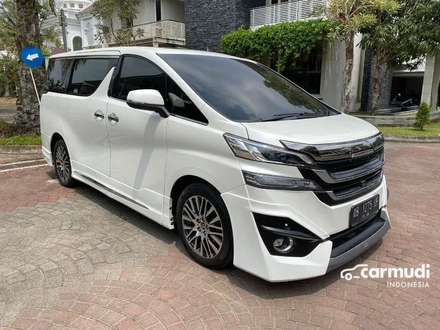 Jual Mobil Toyota Vellfire 2015 G 2.5 di Yogyakarta Automatic MPV Putih Rp 560.000.000
