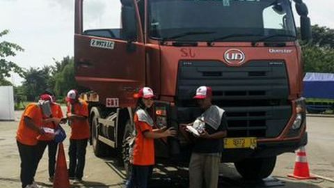 UD Trucks Sapa Supir Truk di Cirebon
