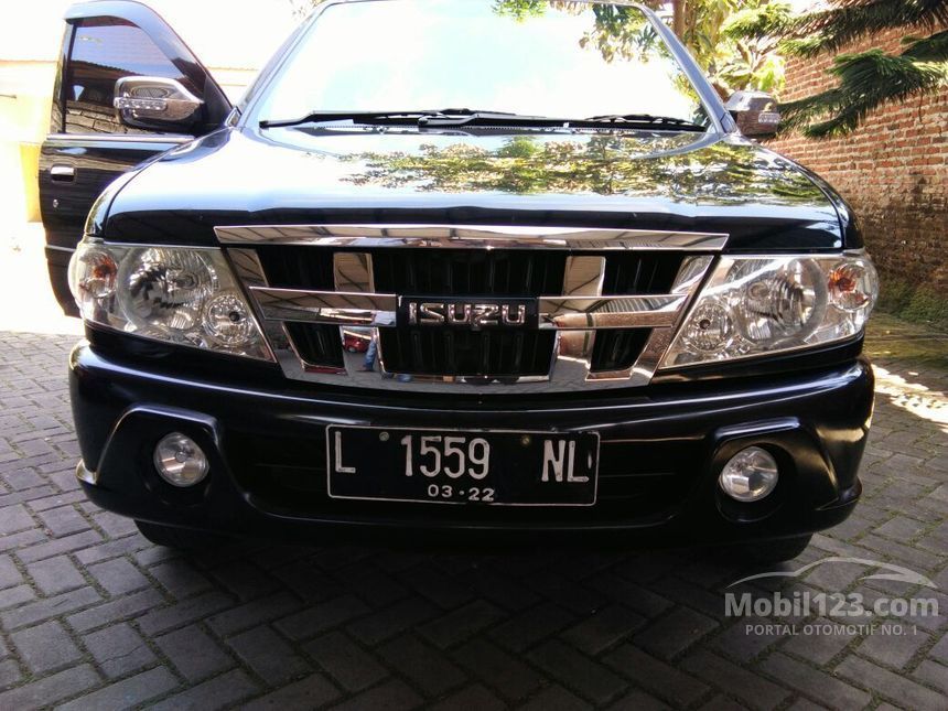 Jual Mobil Isuzu Panther 2012 LS 2.5 di Jawa Timur Manual 