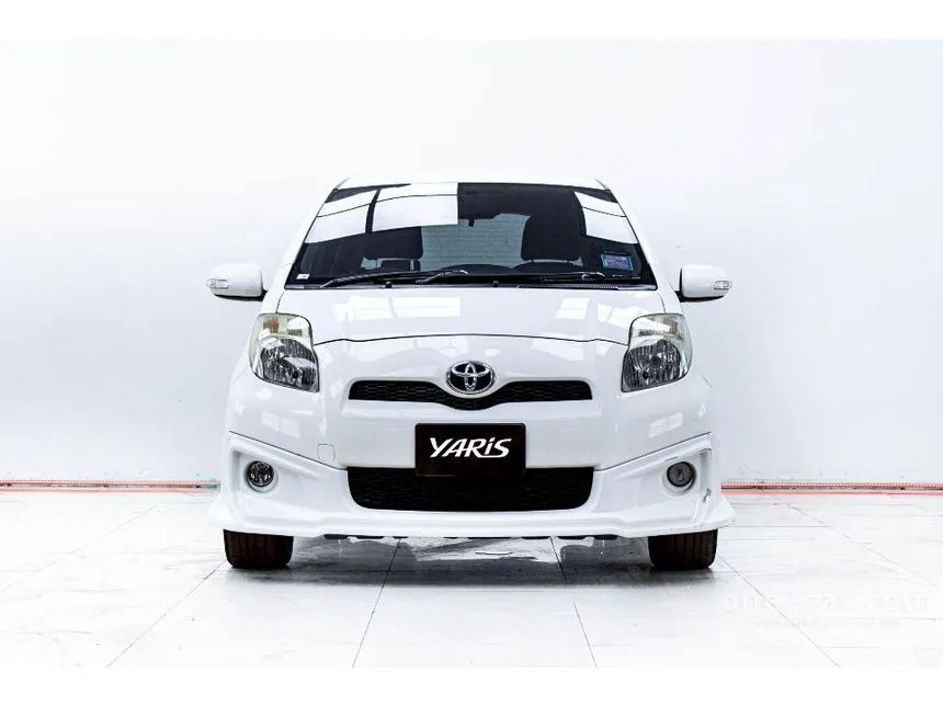 2013 Toyota YARIS G Hatchback