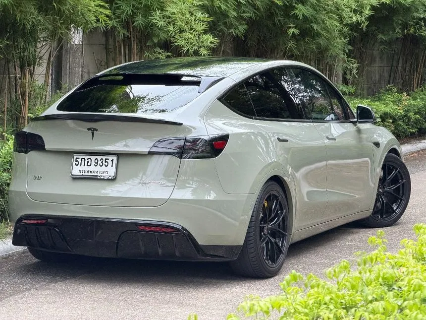 2023 TESLA Model Y Performance SUV