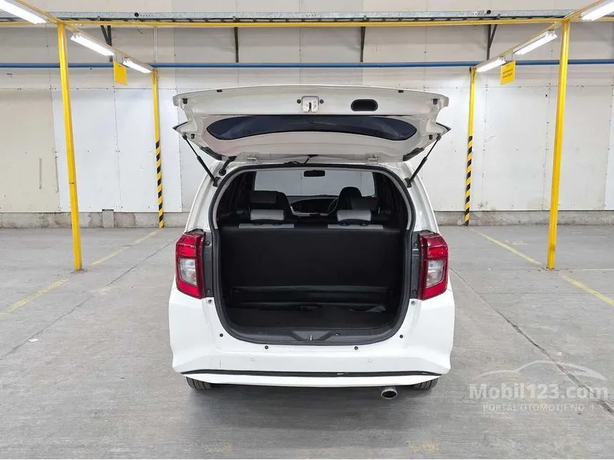 2018 Daihatsu Sigra X Deluxe MPV