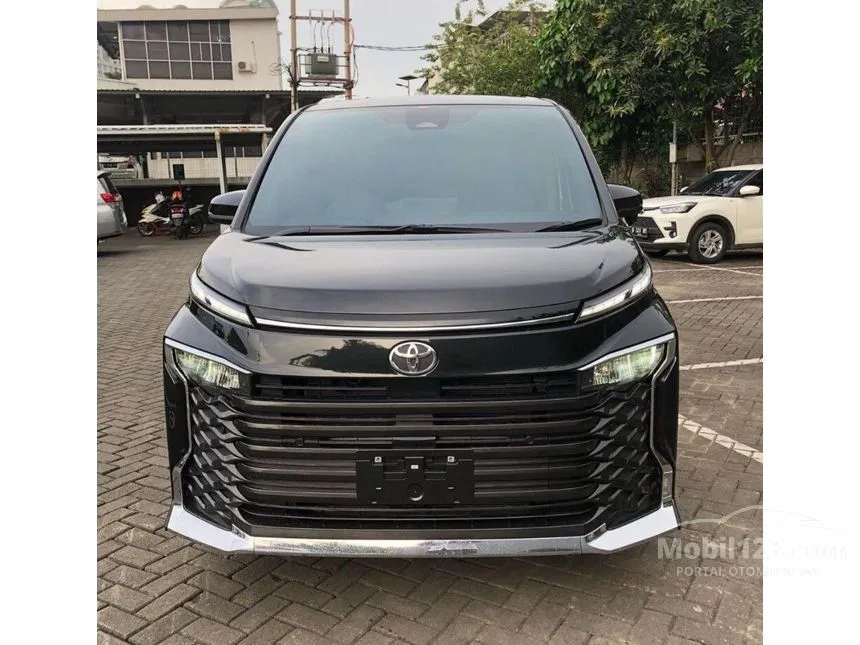 Jual Mobil Toyota Voxy 2024 2.0 di Jawa Barat Automatic Van Wagon Hitam Rp 600.700.000
