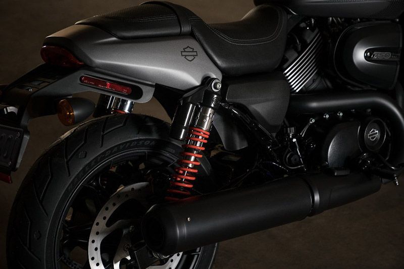 Harley-Davidson Street Rod untuk Kaum Urban 6