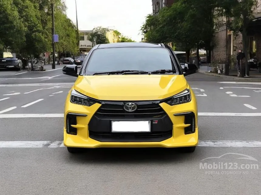 Jual Mobil Toyota Agya 2023 GR Sport 1.2 di Jawa Timur Automatic Hatchback Kuning Rp 190.000.000